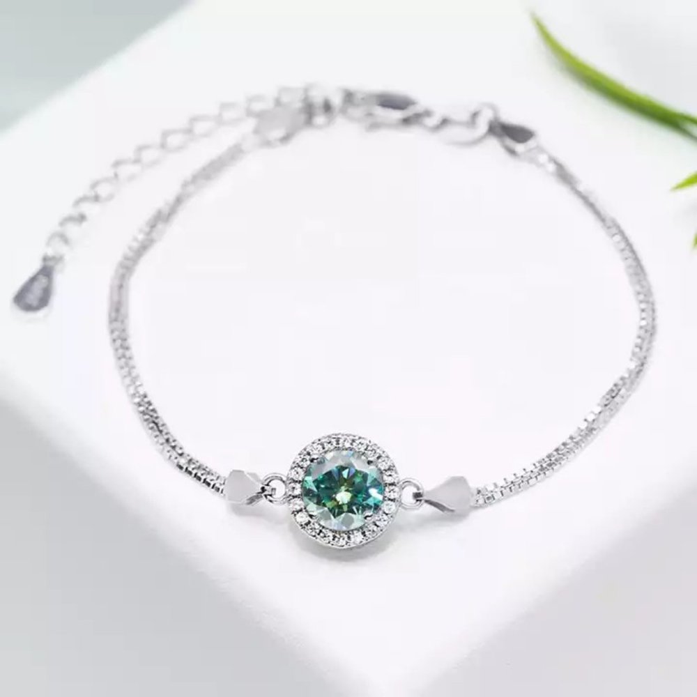 Glamorous 1.0ct Coral Moissanite Bracelet